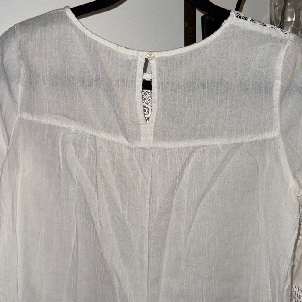 Old Navy White Textured Top - Picture 4 of 5
